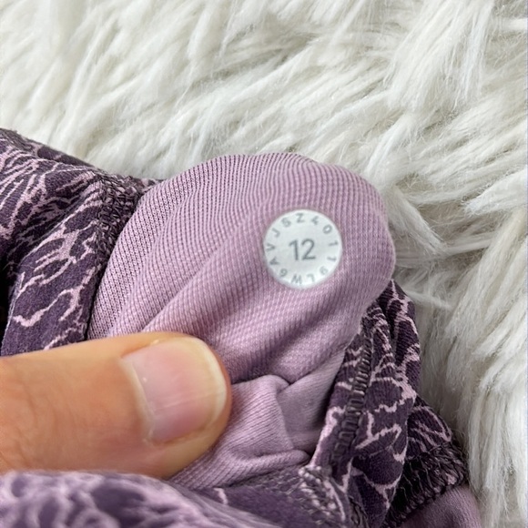 Lululemon Align Crop *21" Arabesque Antoinette Smoky Quartz - Picture 5 of 7